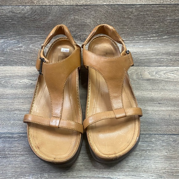 Timberland Sandals Women's Sz 10 Camel Leather Outdoors Hiking Comfortable - Picture 5 of 11